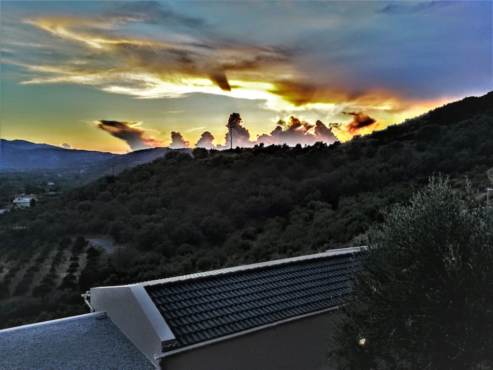 Aksos suites Accessible Accommodation 37/44