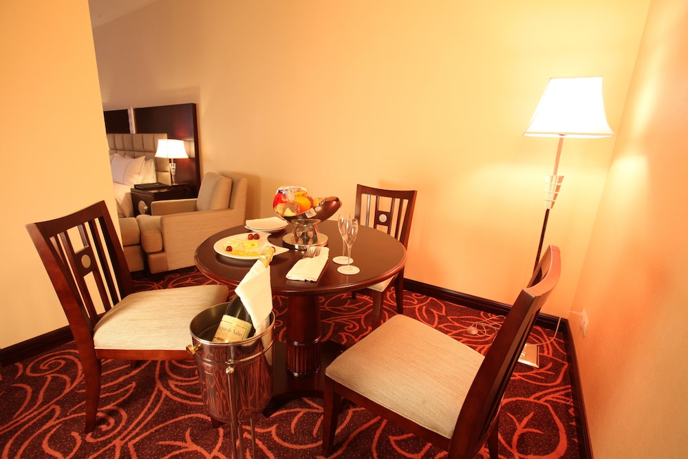 Dhaka Regency Hotel and Resort 48/64
