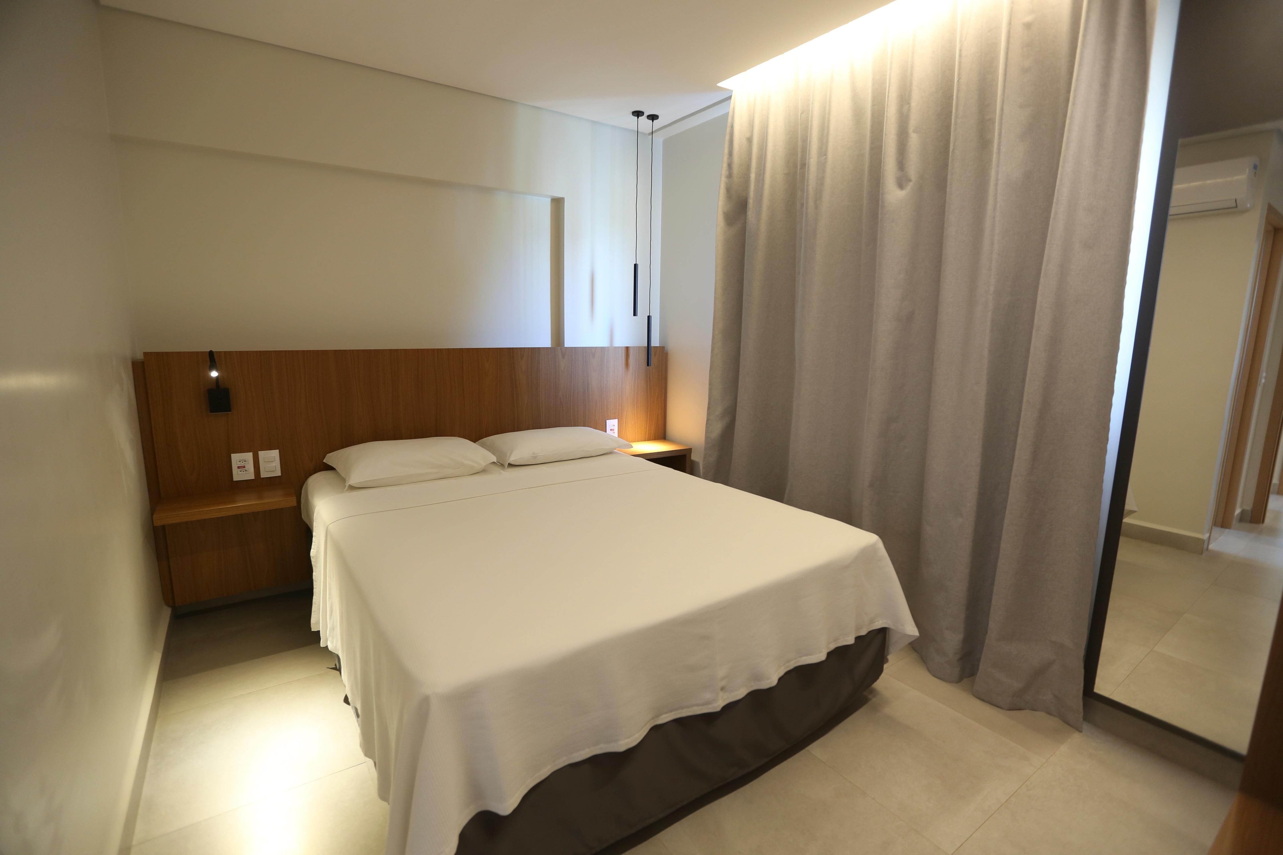 2 Bedrooms, Apartment, Side View
