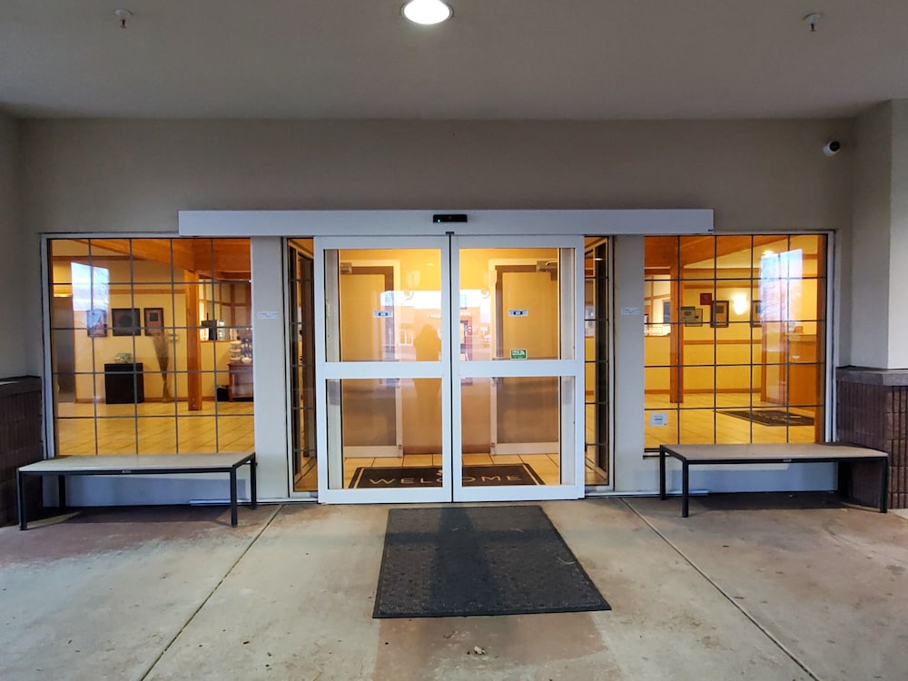 Country Inn & Suites by Radisson, Bend near Pilot Butte 3/50