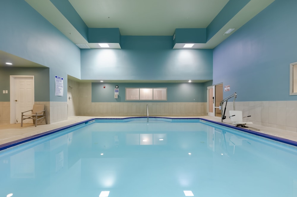 Holiday Inn Express Alpharetta Roswell 24/68
