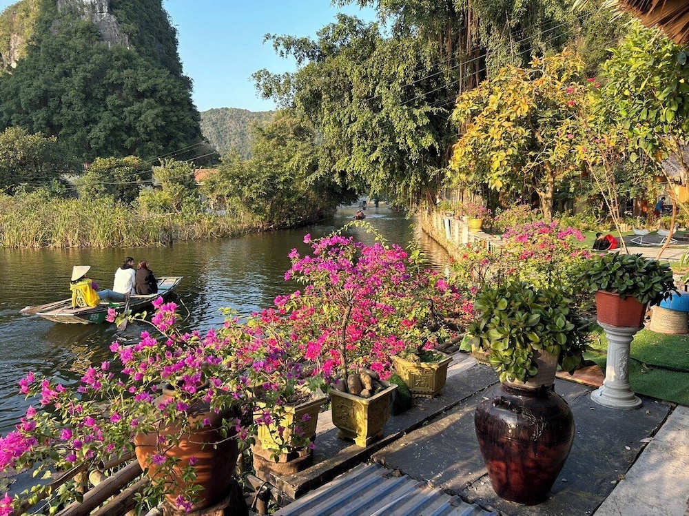 Tam Coc Bungalow 35/42