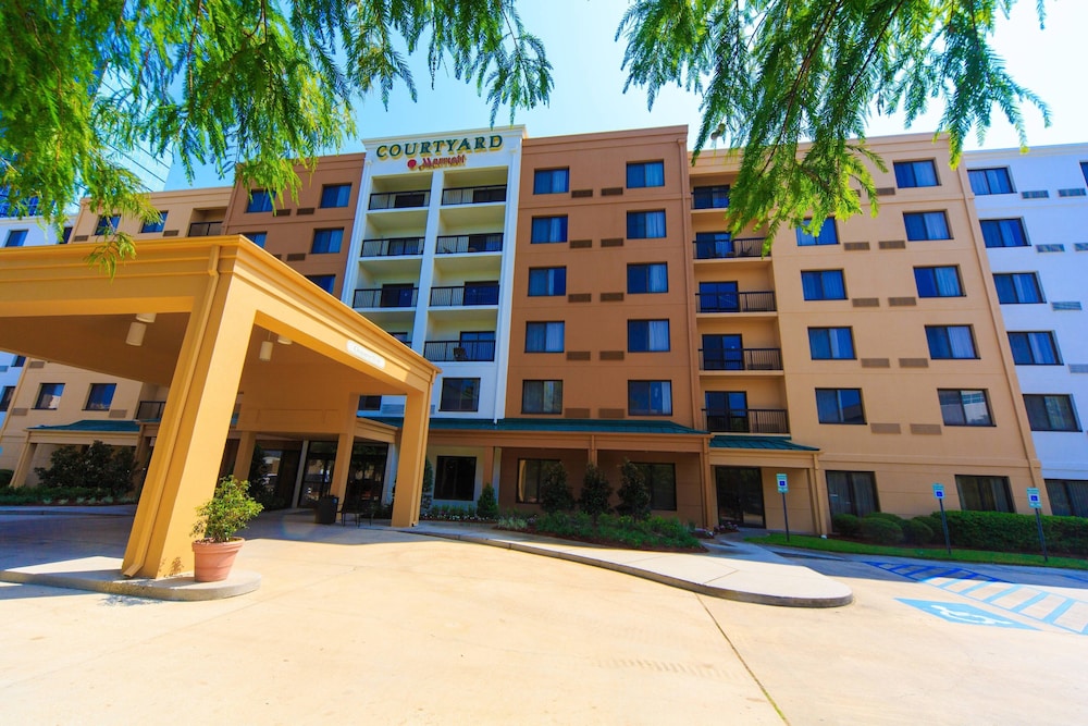 Courtyard By Marriott New Orleans Metairie in METAIRIE - LA