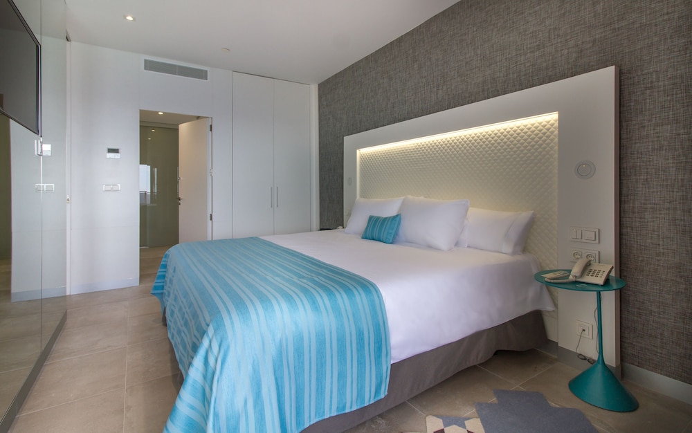 ESTIMAR Calpe Suitopia 3 & three 5/33