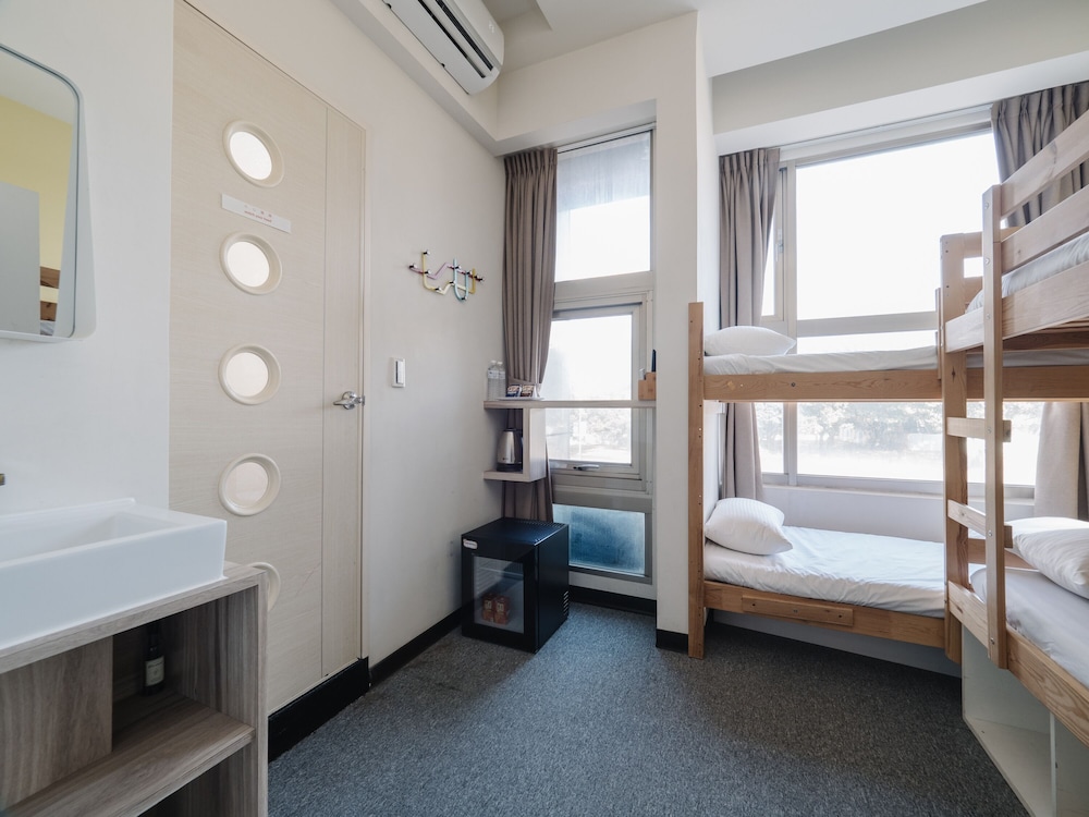 CJ Hotel 23/77