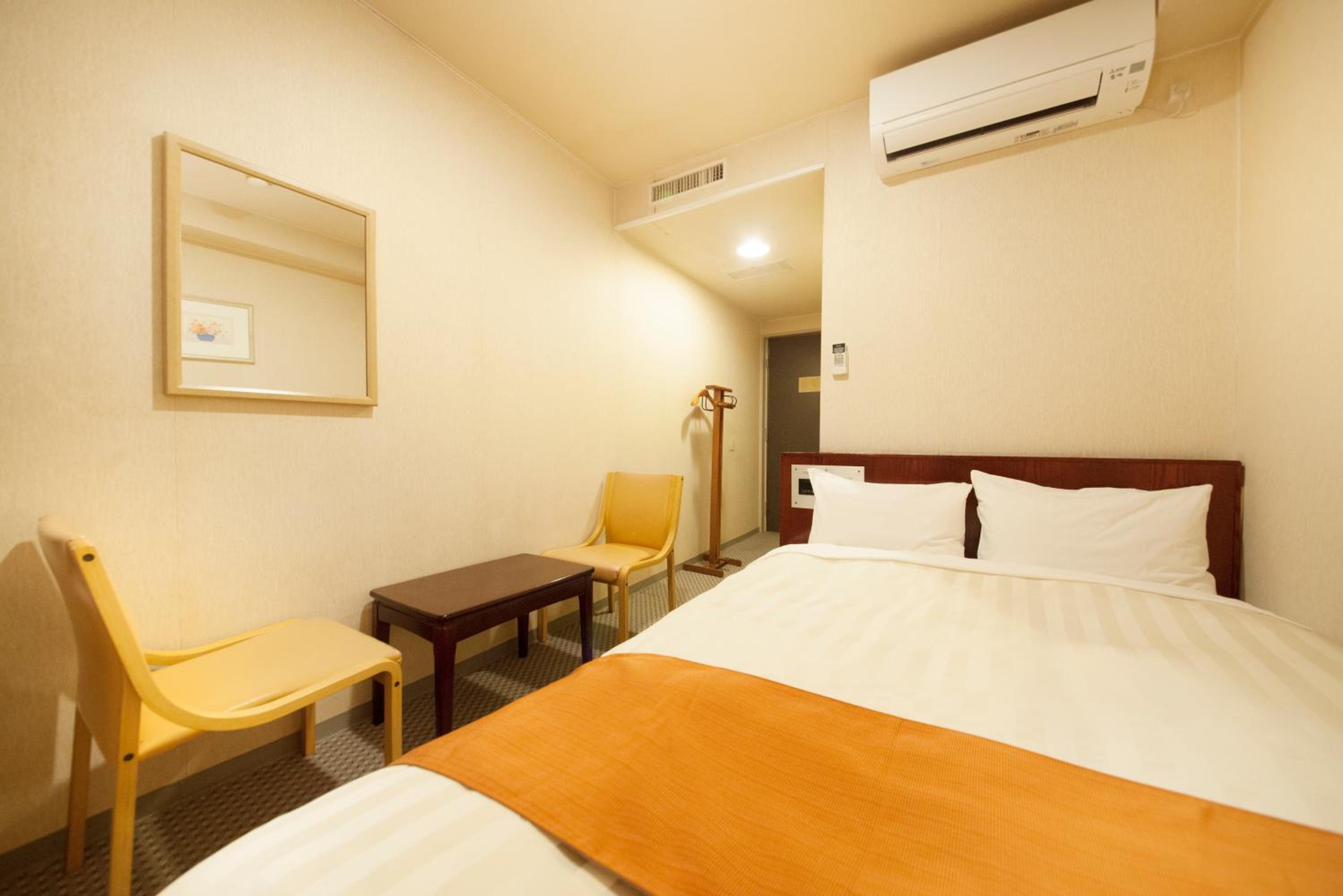 Semi Room, Semi Double Bed, Smoking