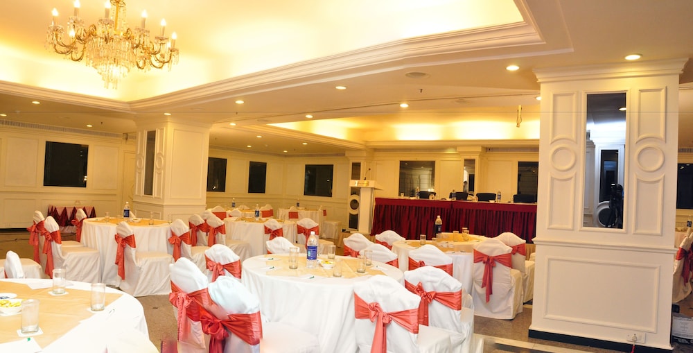 The Central Court Hotel 37/43