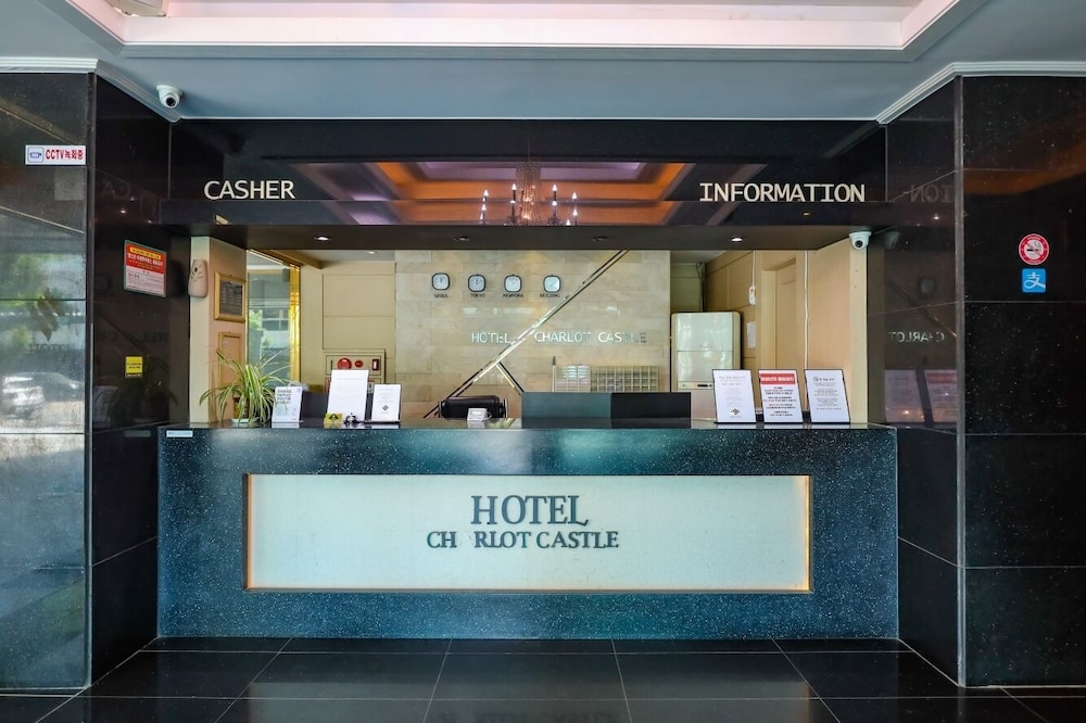 Charlot Castle Hotel 5/49