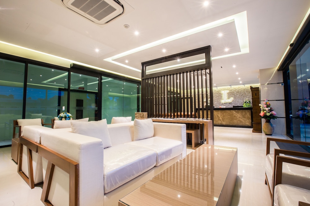 L Hotel 44/58
