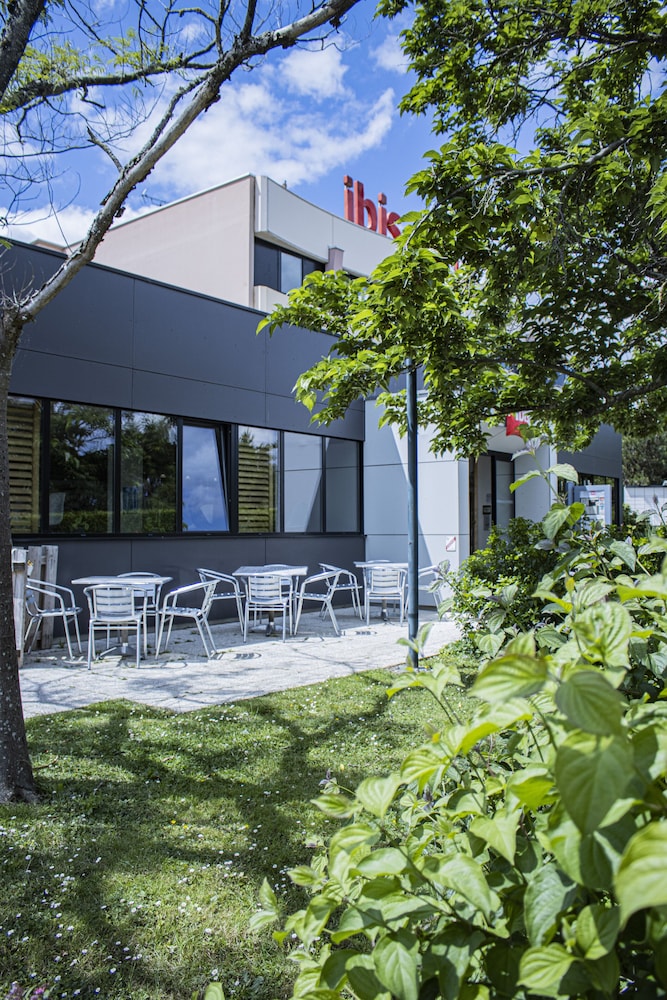 Ibis Rennes Cesson 72/76