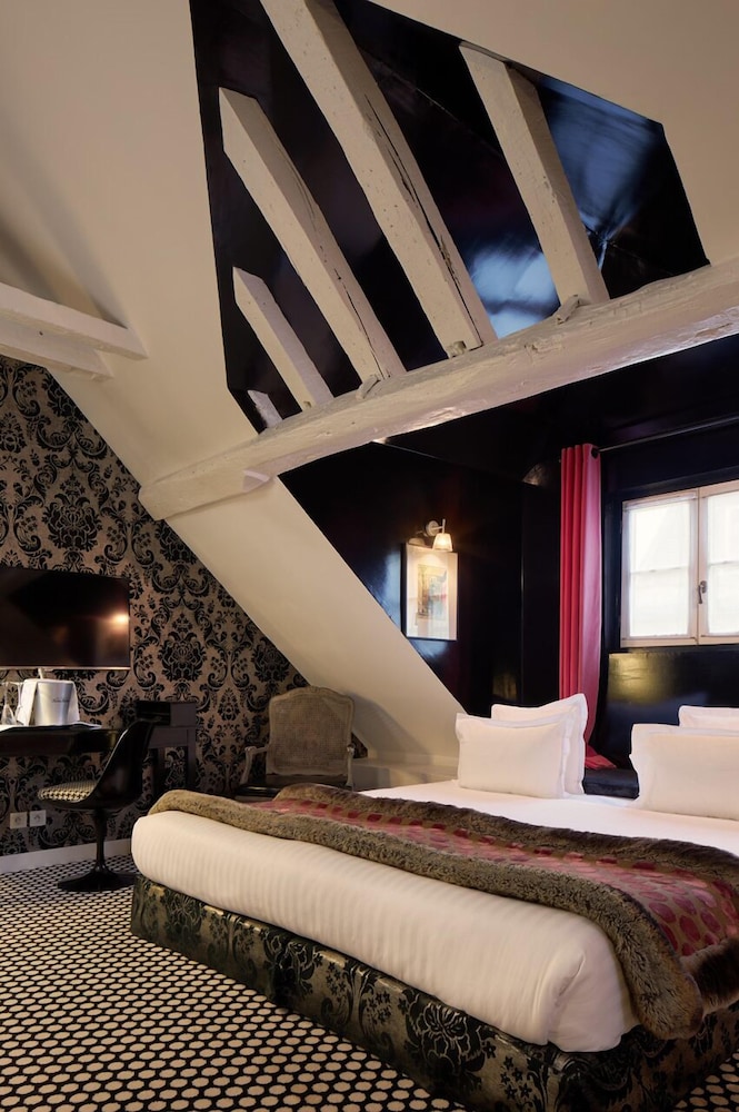 Hotel Du Petit Moulin 32/55