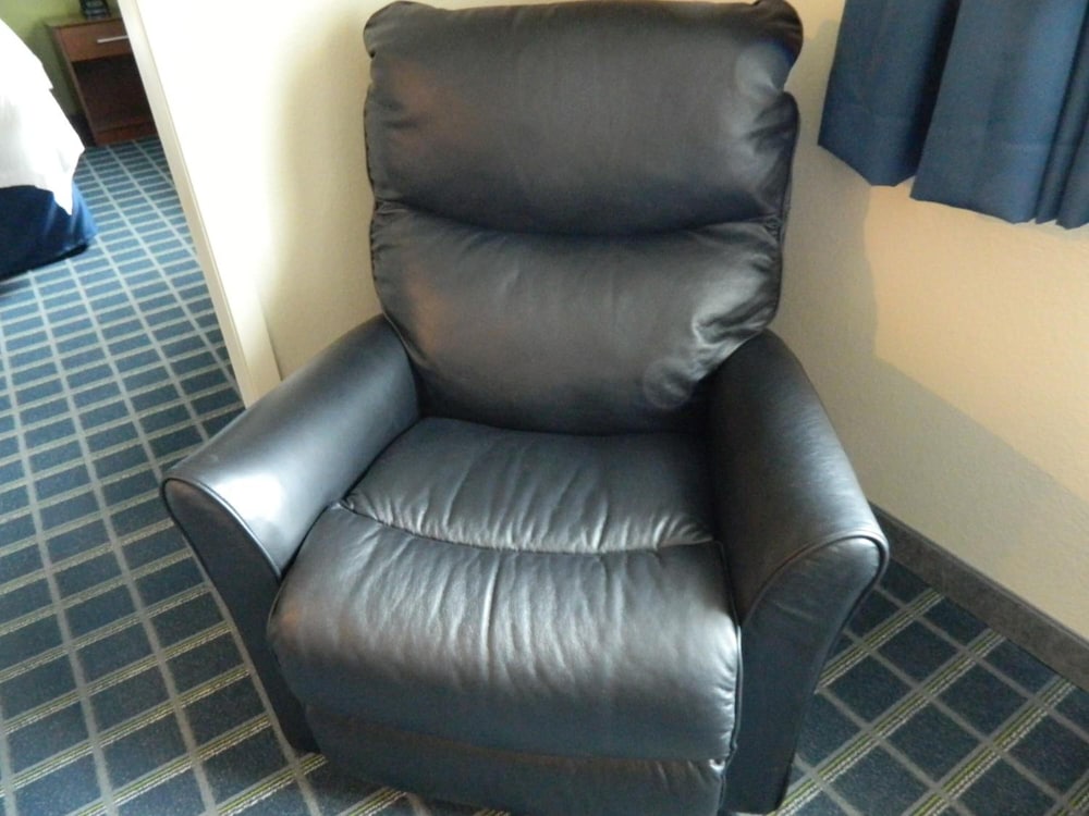 Brookstone Lodge Suites 17/35