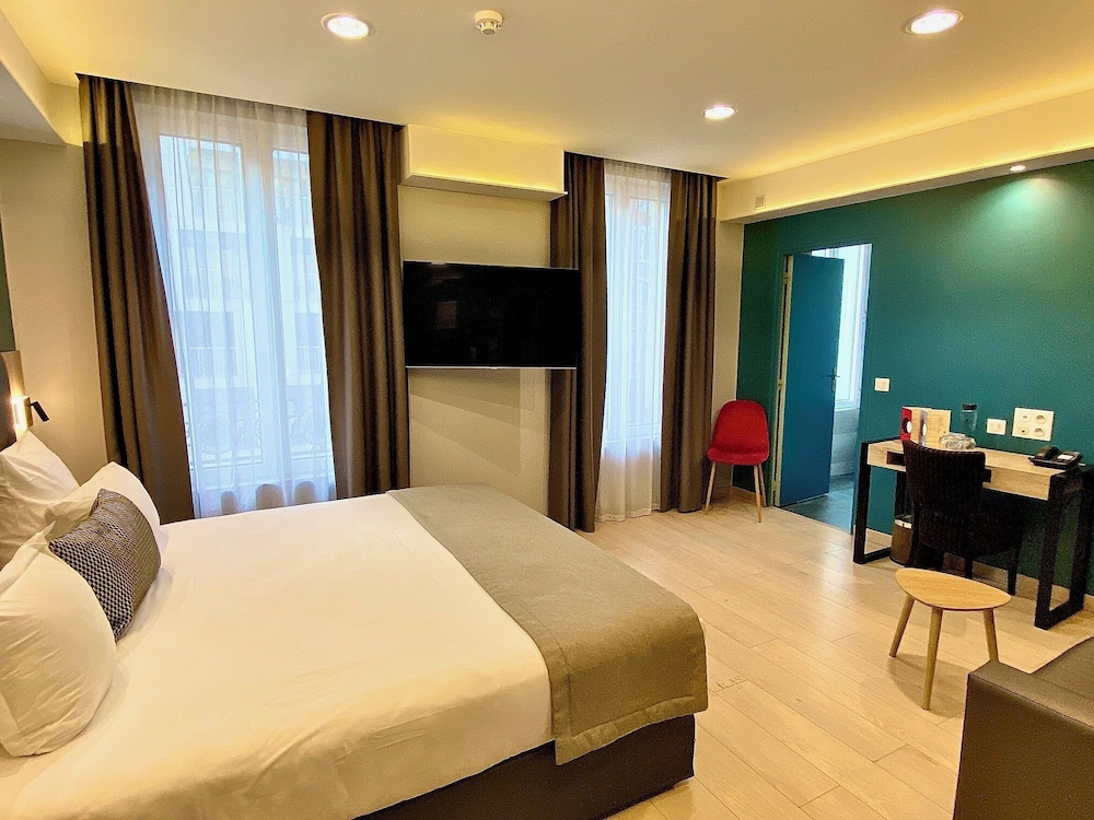 Grand Hotel Clichy 13/61