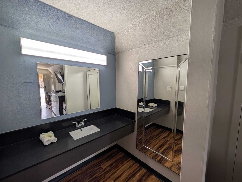 Hotel Cartersville, GA 49/50
