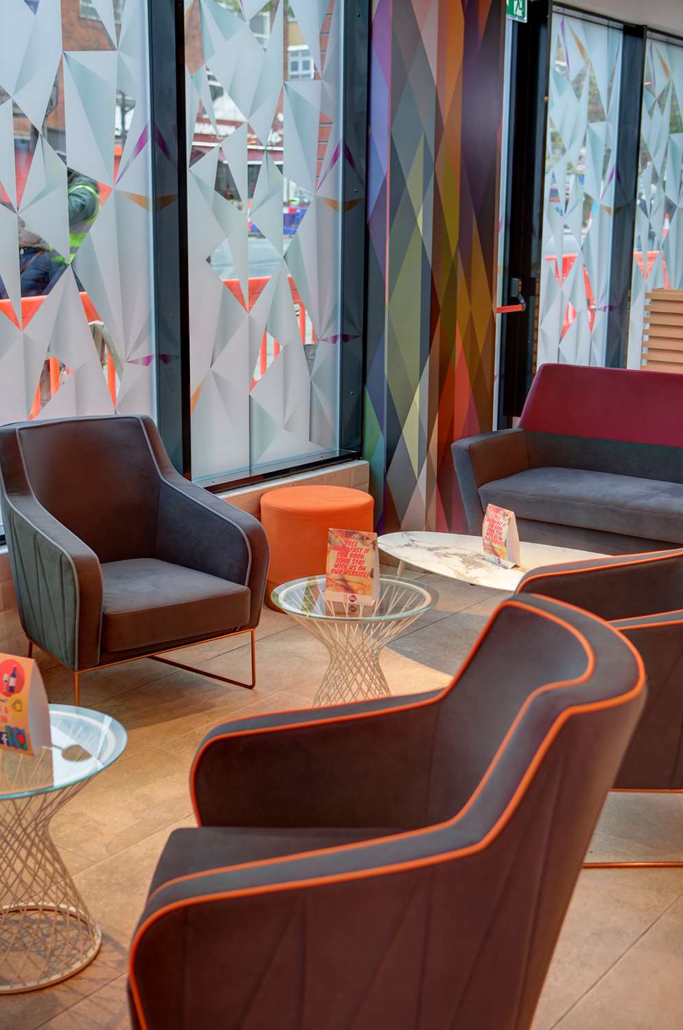Best Western Plus London Wembley Hotel 26/27
