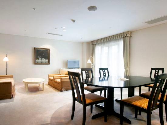 Semi Room, Suite, Semi Double Bed, Mountain View, Unit Bath