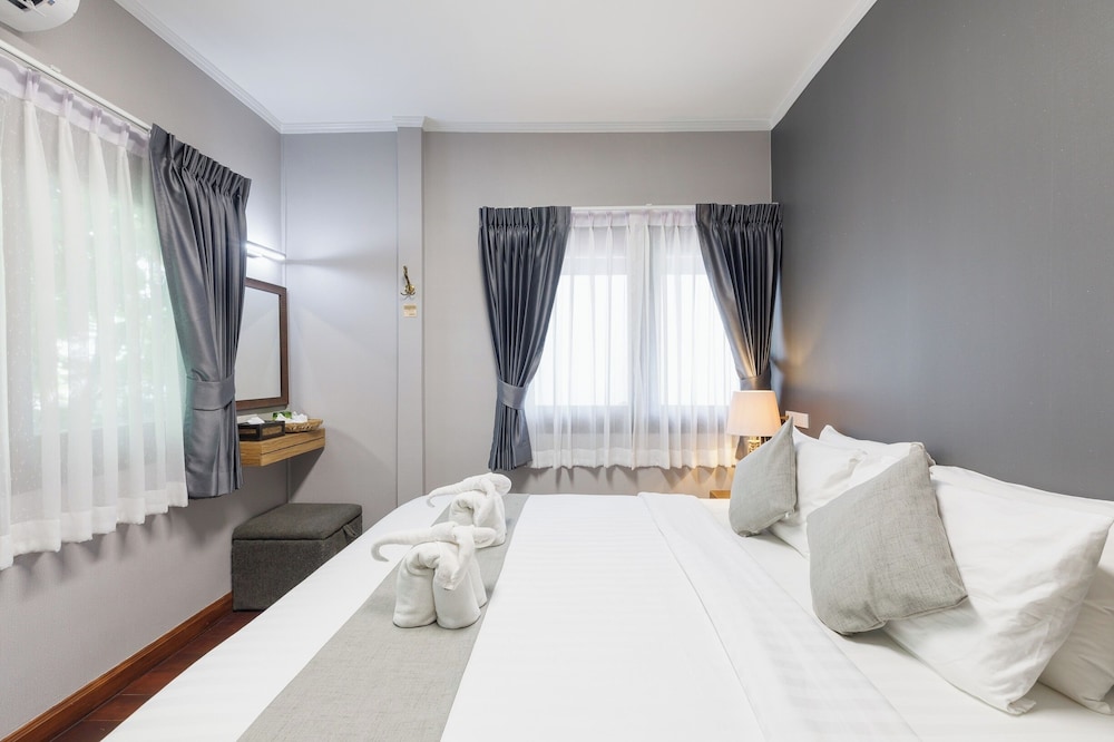 3 BEDROOMS, VILLA