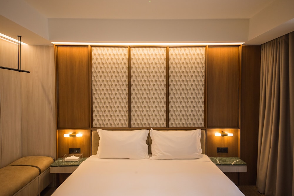 SUPERIOR, DOUBLE BED