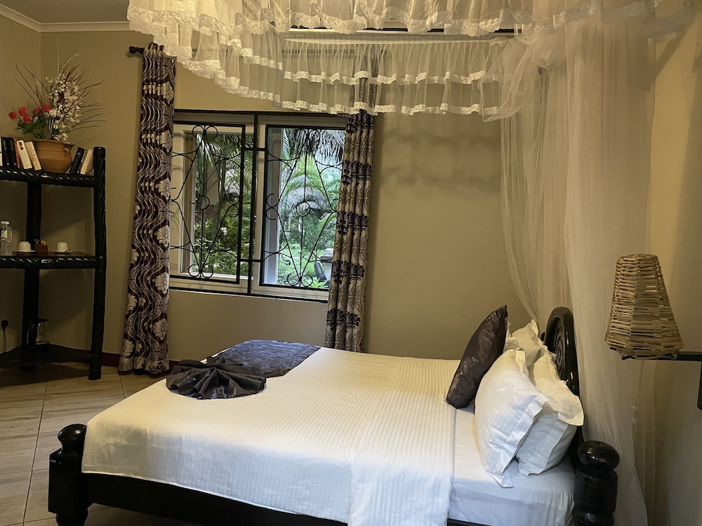 Perfect Home Two minutes to Kijiji Beach [VR] 13/50