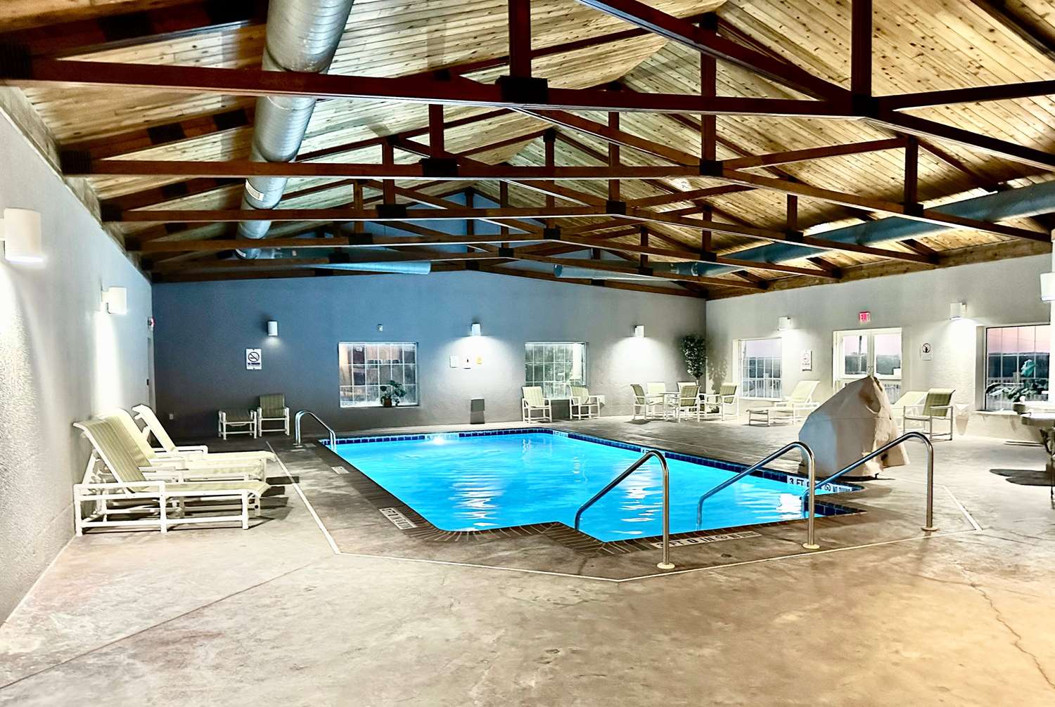 Microtel Inn Suites By Wyndham Quincy 5/12