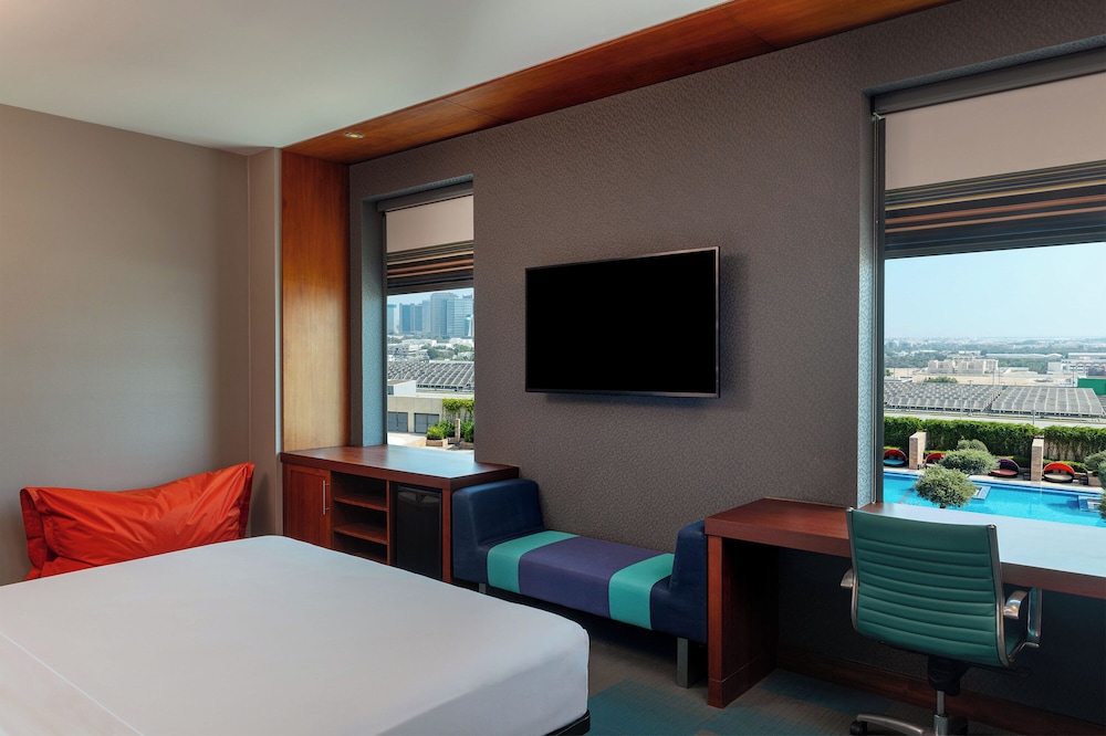 Savvy, Plus, Guest Room, King Bed، Aloft By Marriot Abu Dhabi 5/9