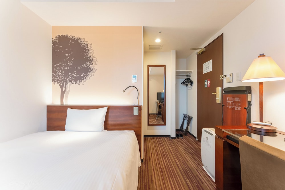 ROOM, SINGLE, SMOKING