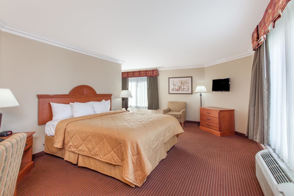 Days Inn by Wyndham Carlsbad 8/45