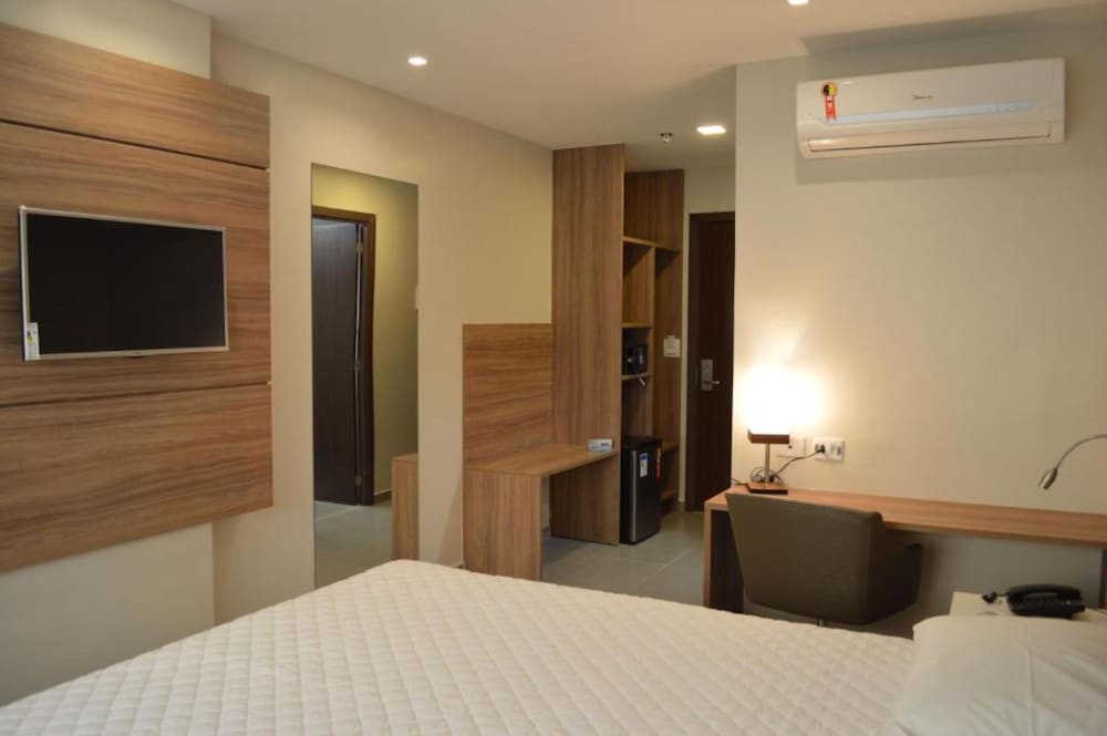 STANDARD, QUADRUPLE, 2 QUEEN BEDS