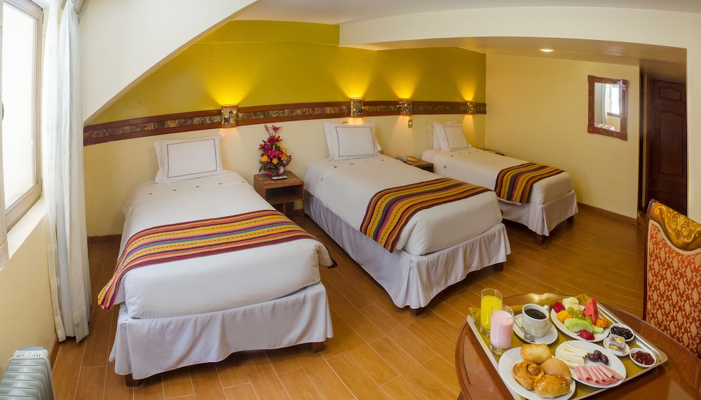 ROOM, TRIPLE