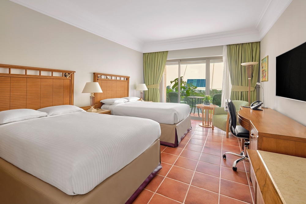 Classic, Twin Beds, Pool Access