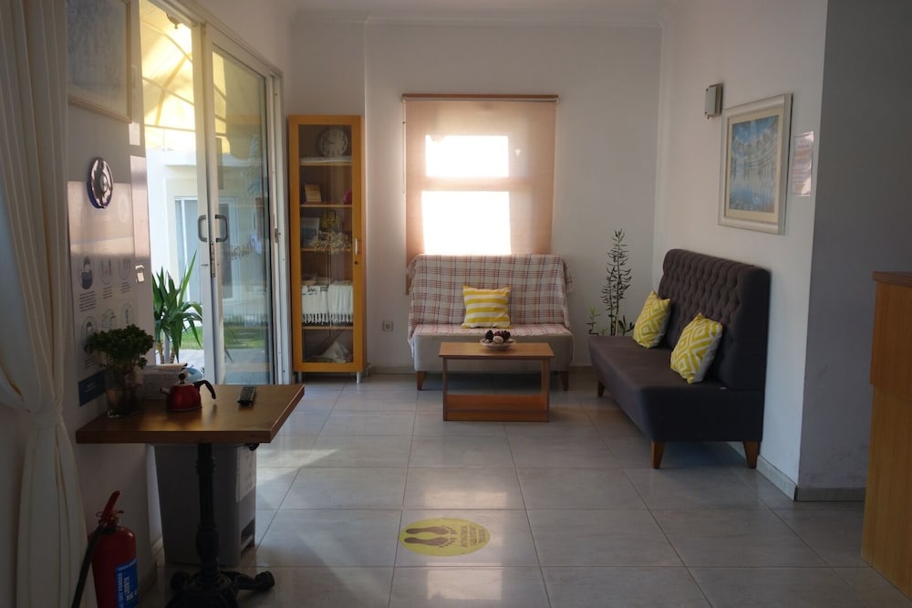 Viras Hotel 27/45