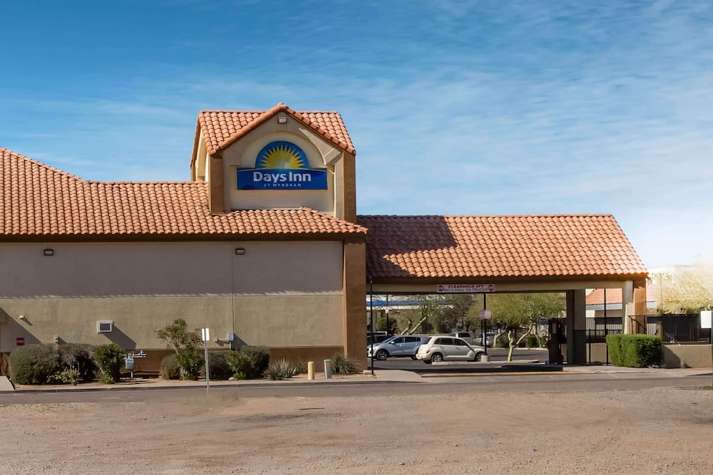 Days Inn By Wyndham Phoenix North 1/51