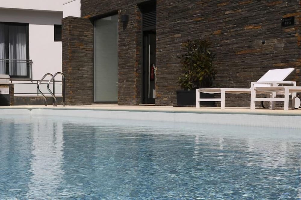 LBV HOUSE HOTEL 42/50