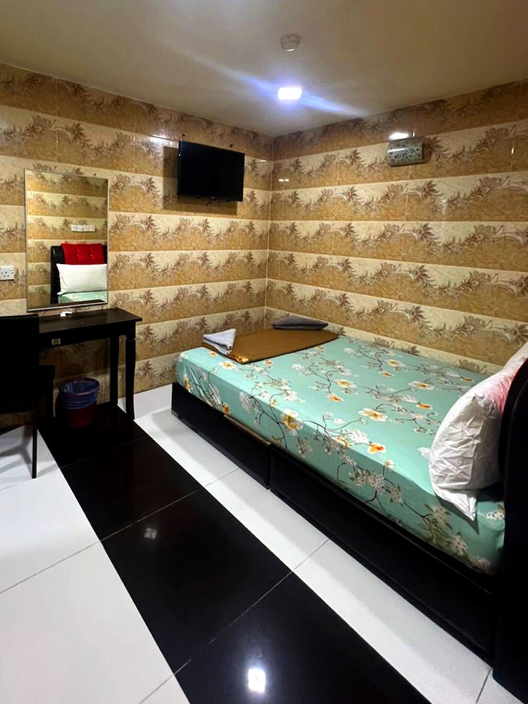 ARK HOTEL BATU CAVES 9/21