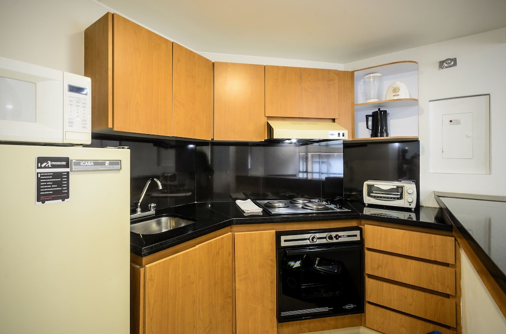 Travelers Apartamentos Y Suites Fontana Plaza 43/47