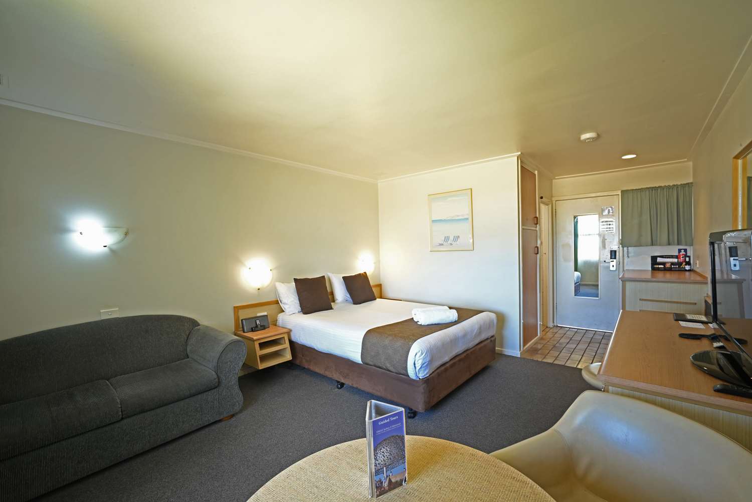 Quality, Deluxe, 1 Queen and 1 Single Bed
