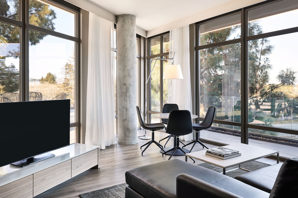 AC Hotel by Marriott Sunnyvale Moffett Park 23/48