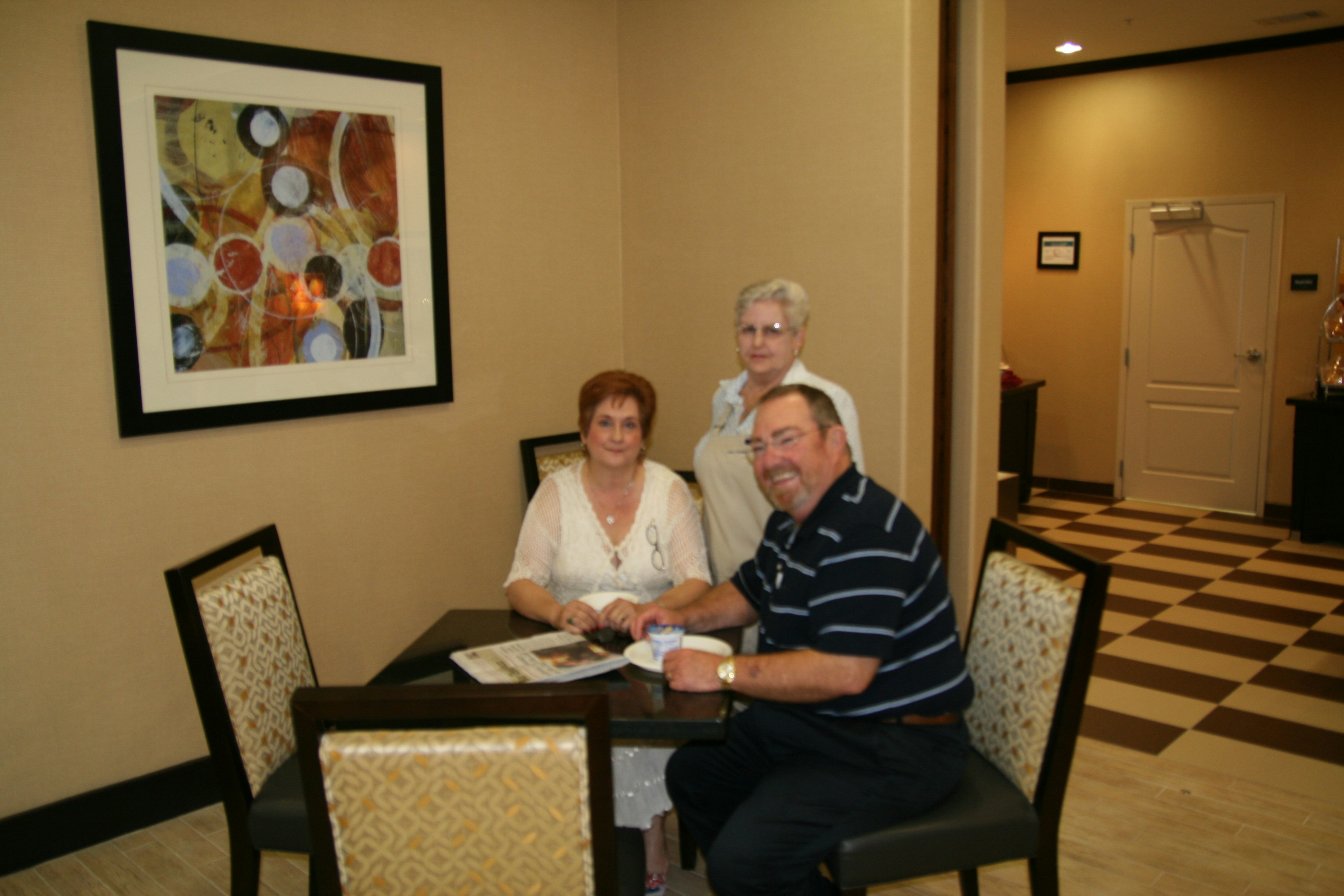 Hampton Inn and Suites Cleburne 14/78