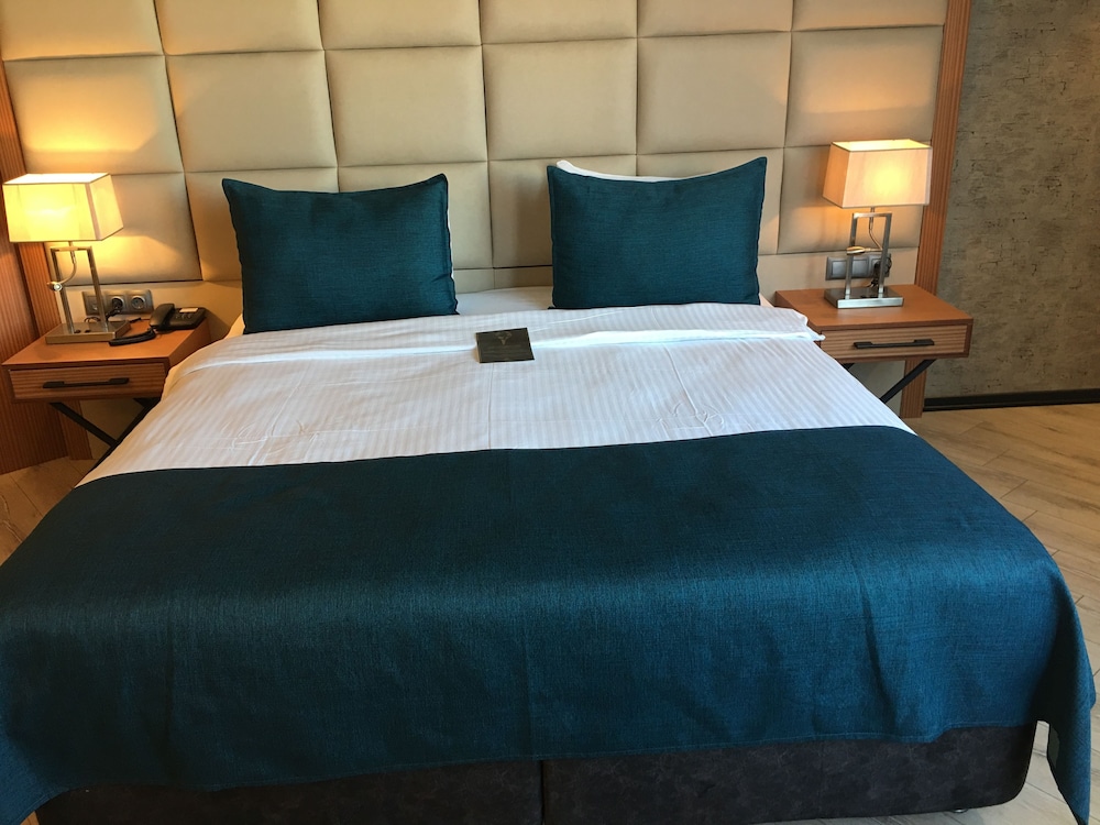 Grand Vaves Hotel 6/58