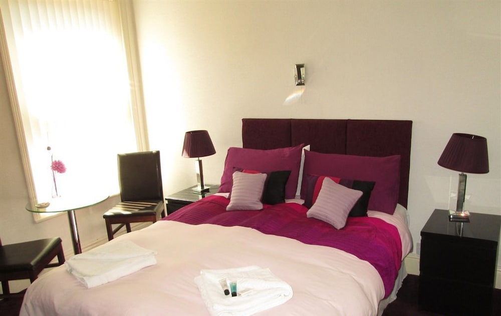 The Garnett Hotel 22/24
