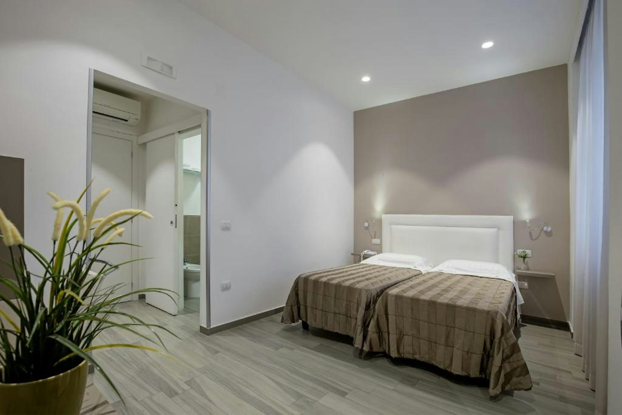 Hotel Bruman Salerno 10/24