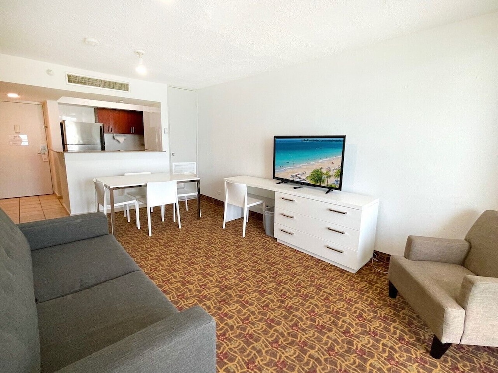 ESJ Beach Hotel 33/42