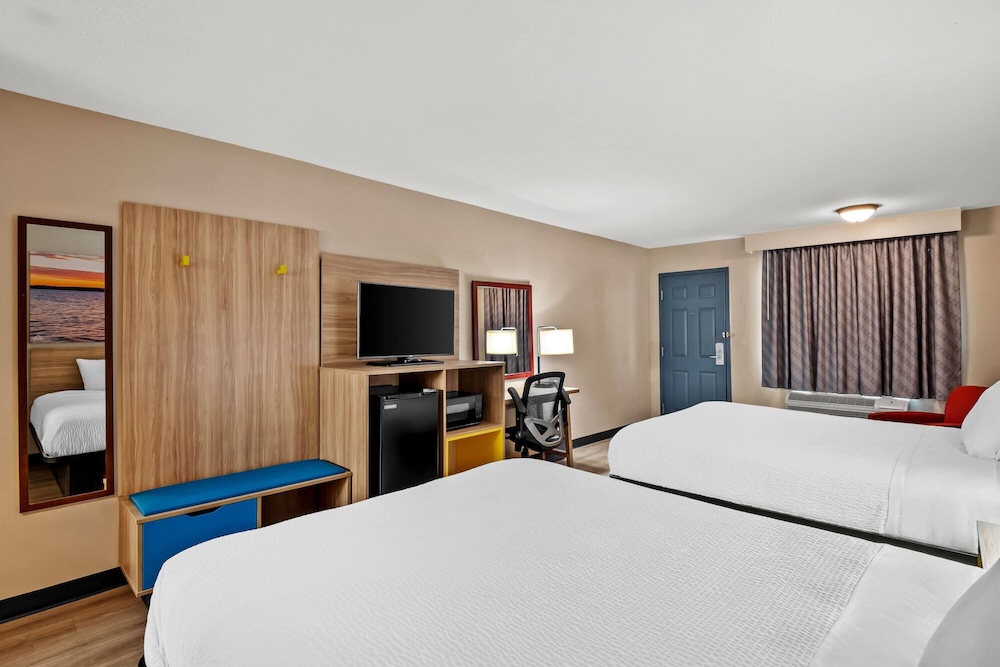 Days Inn by Wyndham Whitmore Lake 26/64