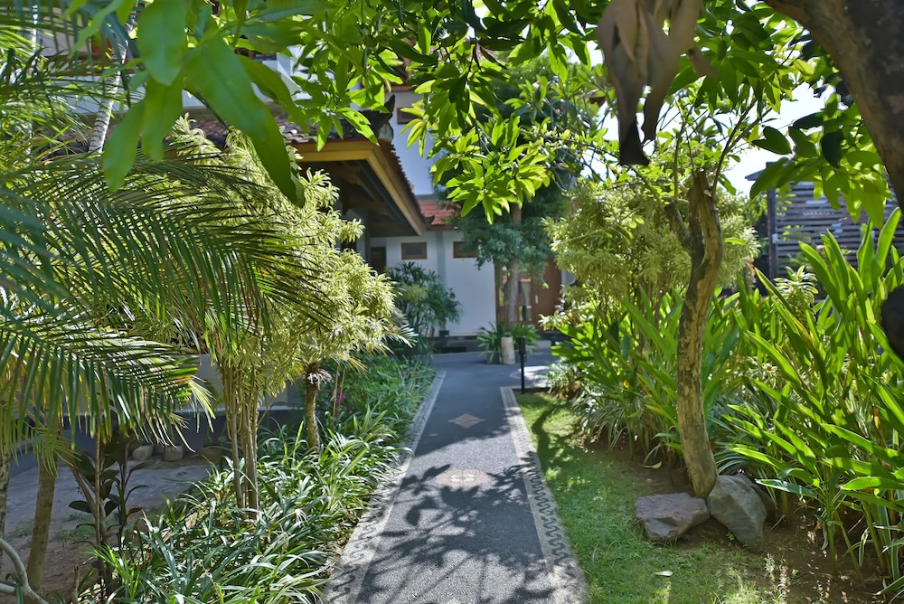 Hotel Sandat Legian 56/62