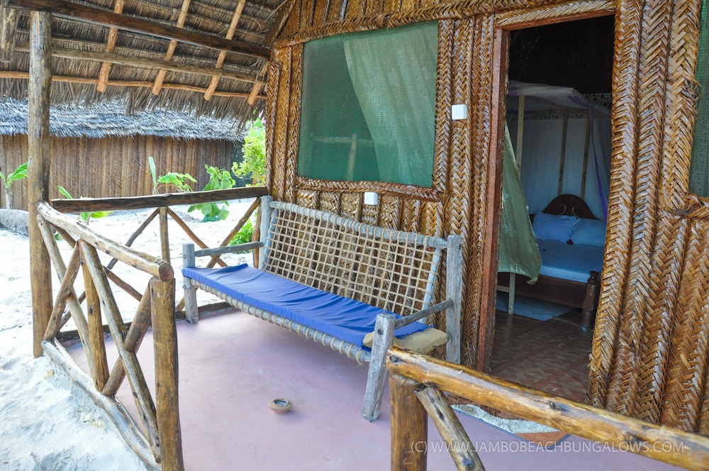 Jambo Beach Bungalows - Hostel 20/50