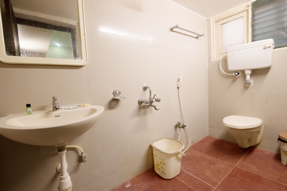 OYO Rooms off Aurobindo Ashram 62/65