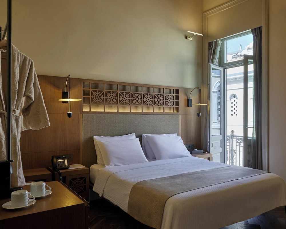 Athenian, Superior, Queen Bed، Athens 1890 Boutique Hotel & Spa 2/10