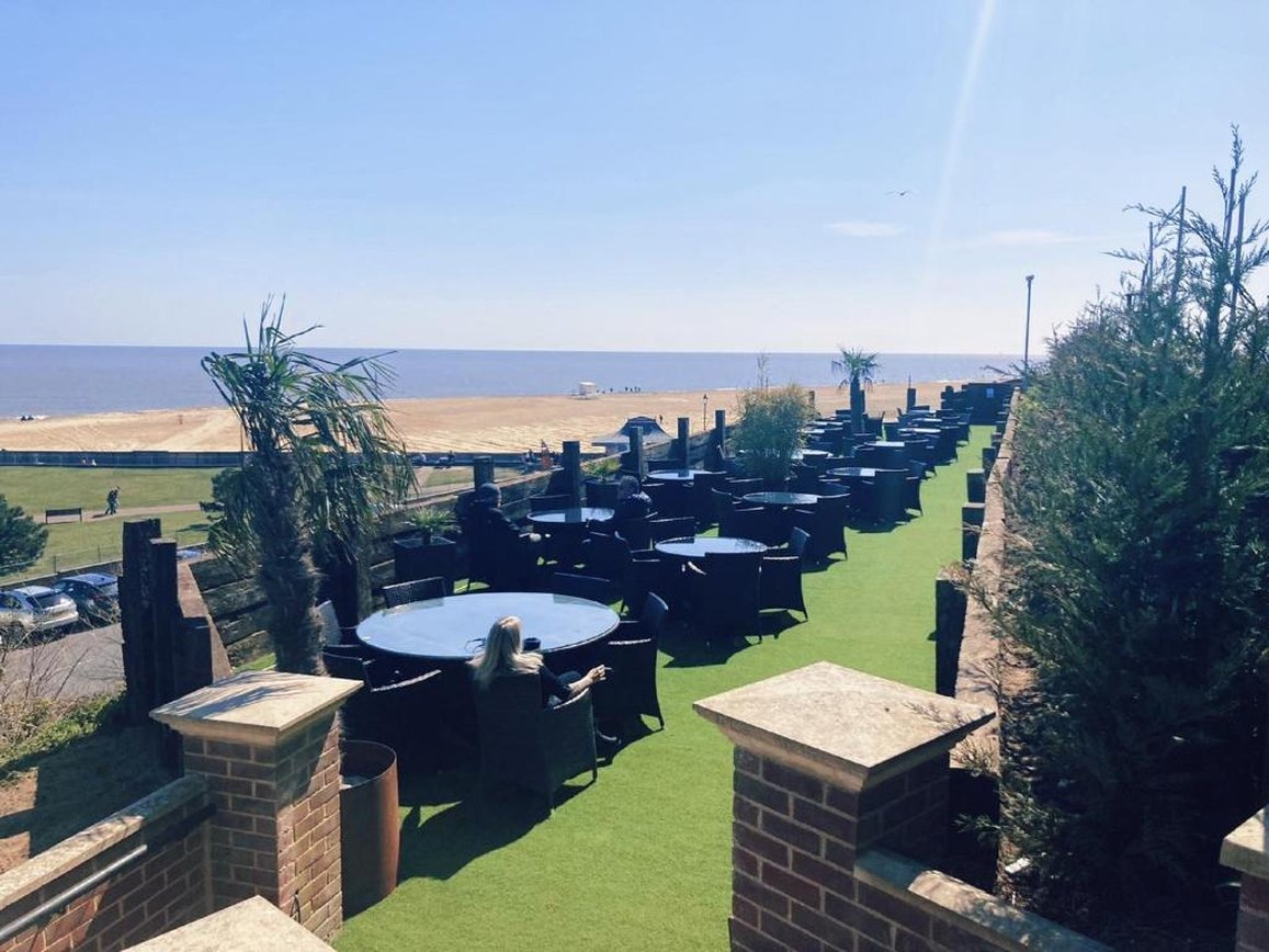 CBH Cliff Hotel 43/48