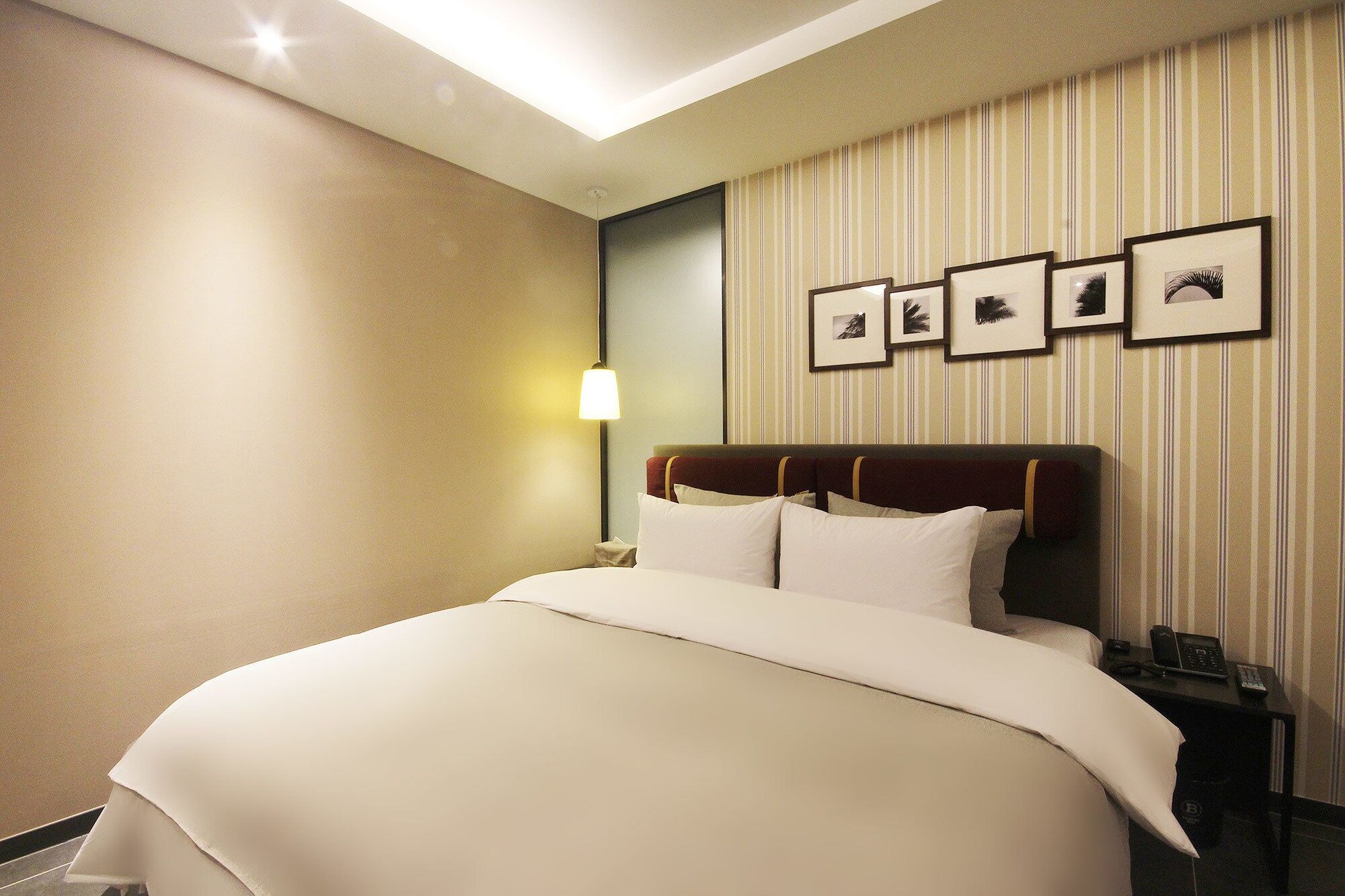 DELUXE, DOUBLE BED