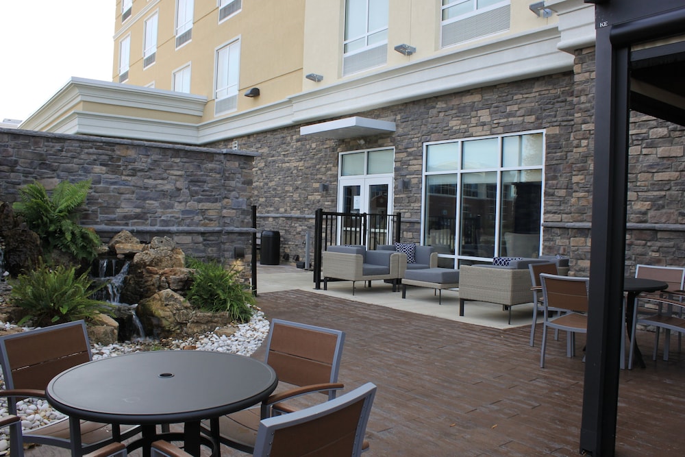 Holiday Inn Suites Hopkinsville Convention Ctr 23/41